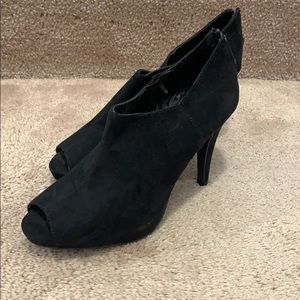 Women’s express peep toe heels